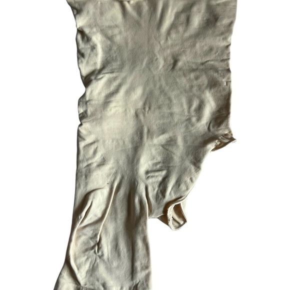 Brand New SKIMS Seamless Sculpt Solution Short - Exposed S - Picture 4 of 5